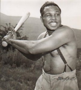 Moore,Archie swinging bat.JPG