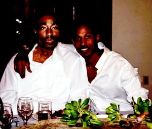 1_Tupac-2PAC-IS-ALIVE-2020-LEAKED-PHOTO-HIDING-IN-BELIZE.jpg